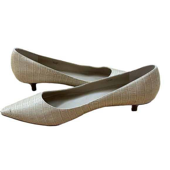 Ellen Tracy Page Pointed Toe Kitten Heel Cream Women’s Size 9.5 - Picture 3 of 11